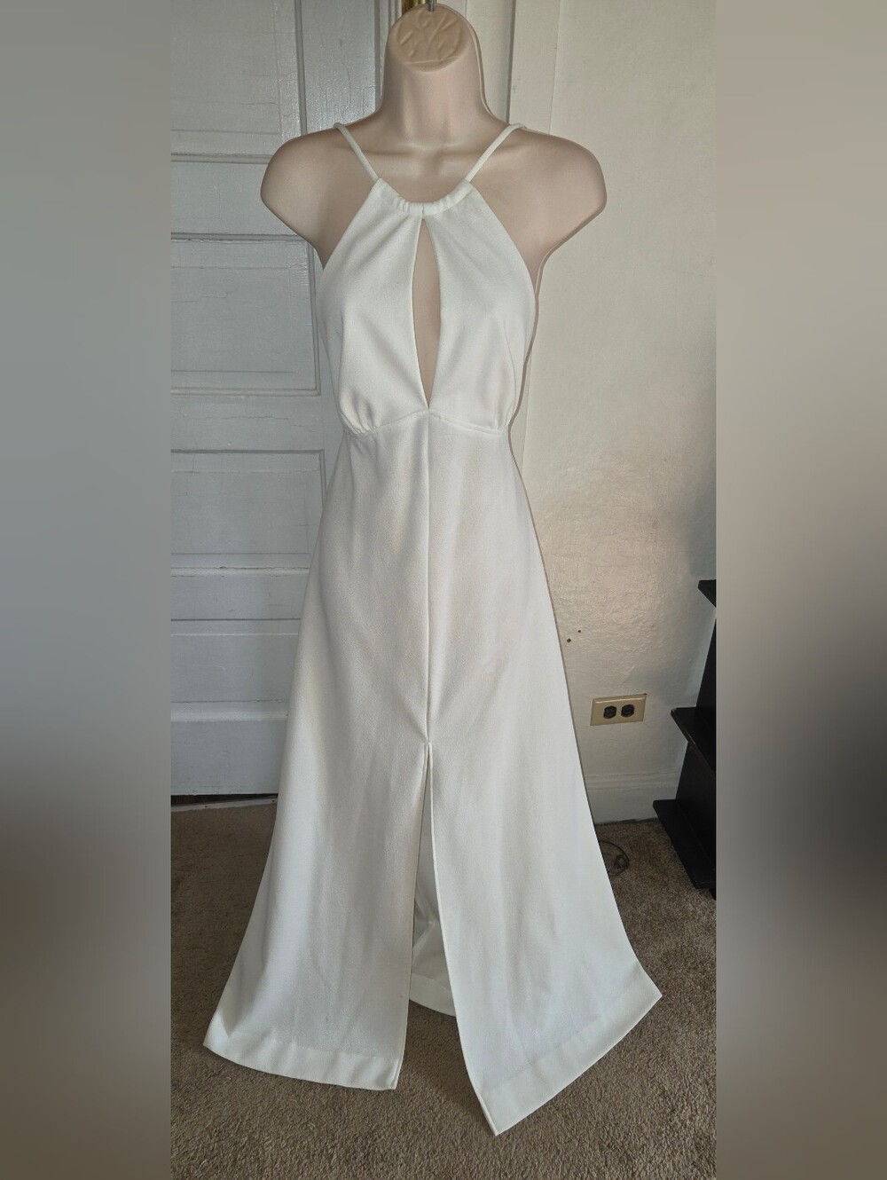 Vintage 1970s/80s White Halter Maxi Dress | Open Back | ILGWU Union Made - Picture 2 of 11